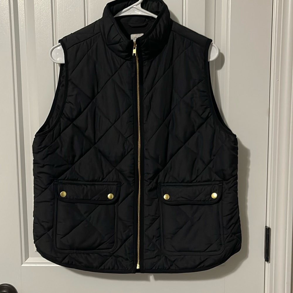 J crew Puffer vest with snap pockets
